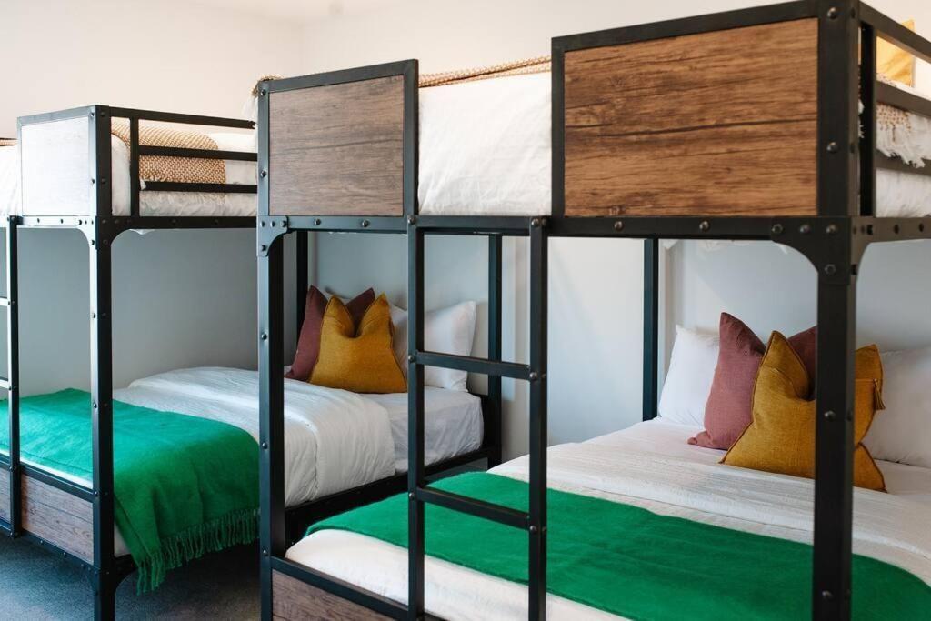 Zen Trail Retreat - New 5 Bedroom Luxury Condo Σεντ Τζορτζ Εξωτερικό φωτογραφία